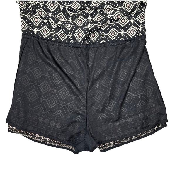 NWT Aqua Women's Aztec Geo Print Split Neck Roll-Tab Sleeve Romper XS - Picture 12 of 15